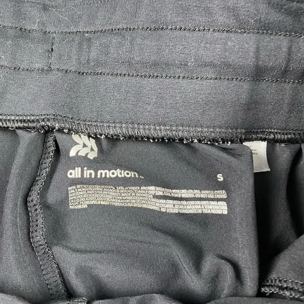 All In Motion Active‎ Light Mid Rise Shorts 4